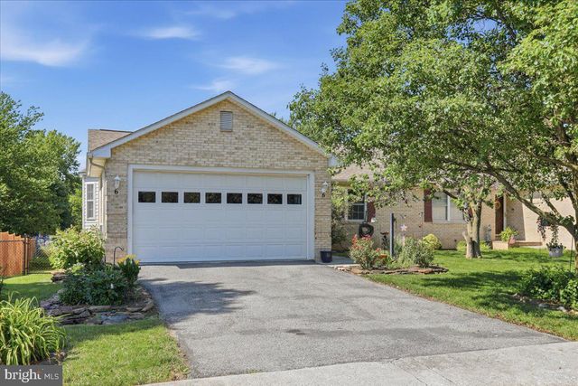 6 PORTSMOUTH RD, Front Royal, VA 22630