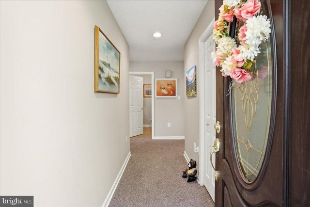 6 PORTSMOUTH RD, Front Royal, VA 22630