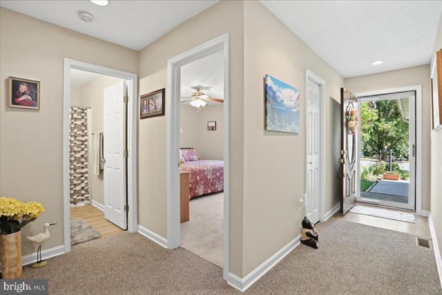 6 PORTSMOUTH RD, Front Royal, VA 22630