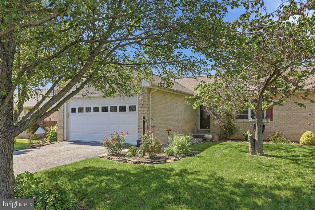 6 PORTSMOUTH RD, Front Royal, VA 22630