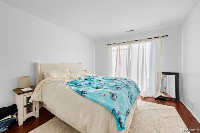 22161 Indian Creek Drive, Farmington Hills, MI 48335