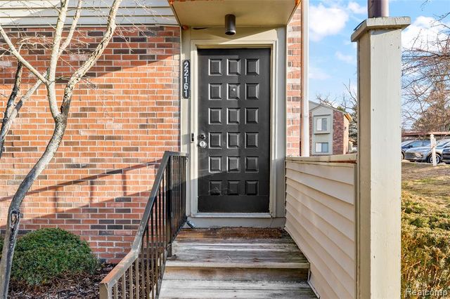 22161 Indian Creek Drive, Farmington Hills, MI 48335