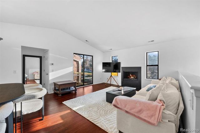 22161 Indian Creek Drive, Farmington Hills, MI 48335