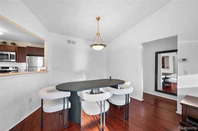 22161 Indian Creek Drive, Farmington Hills, MI 48335