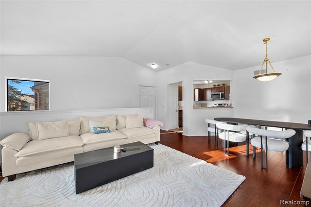 22161 Indian Creek Drive, Farmington Hills, MI 48335