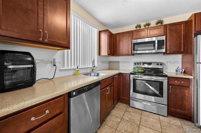 22161 Indian Creek Drive, Farmington Hills, MI 48335