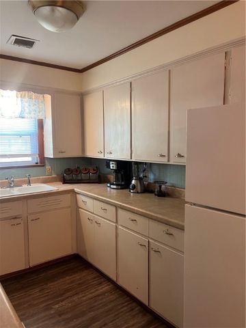 231 S Inglewood Avenue, Russellville, AR 72801