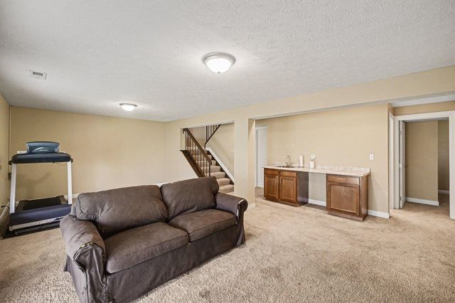 7002 Nob Hill Drive, Fort Thomas, KY 41075