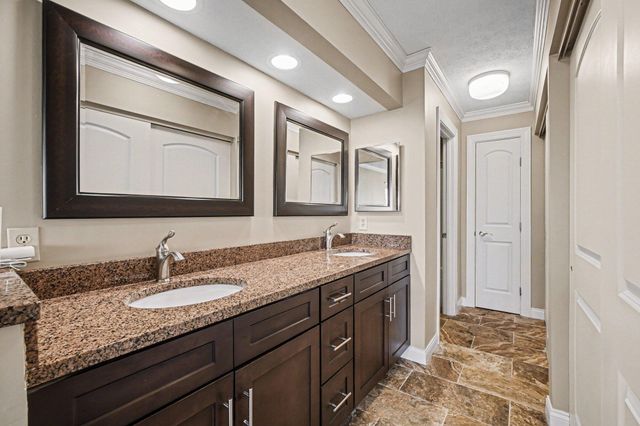 7002 Nob Hill Drive, Fort Thomas, KY 41075