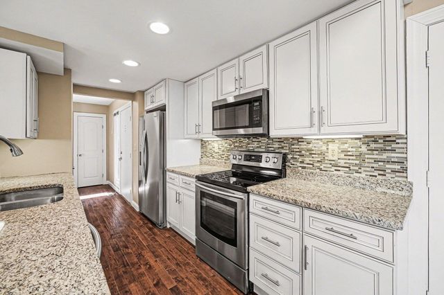 7002 Nob Hill Drive, Fort Thomas, KY 41075