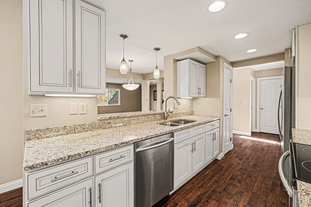 7002 Nob Hill Drive, Fort Thomas, KY 41075