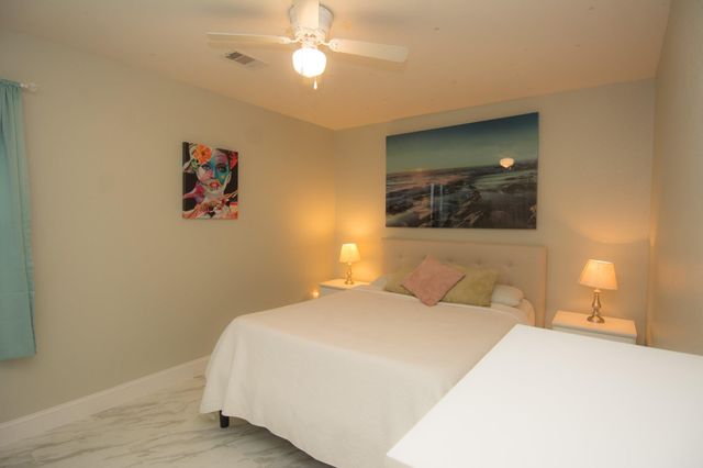 16933 Scenic Knoll, Conroe, TX 77385