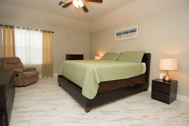 16933 Scenic Knoll, Conroe, TX 77385