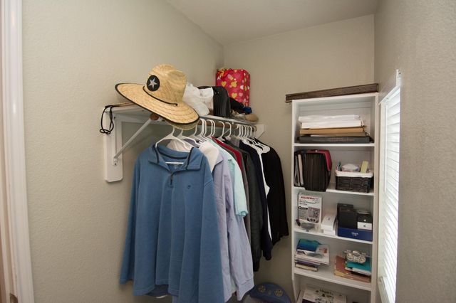 16933 Scenic Knoll, Conroe, TX 77385