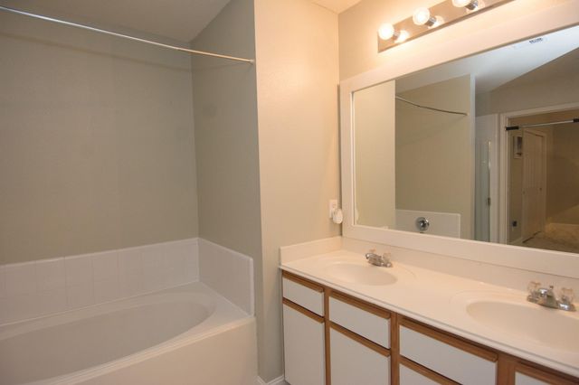 16933 Scenic Knoll, Conroe, TX 77385