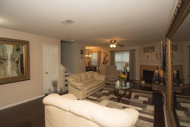 16933 Scenic Knoll, Conroe, TX 77385