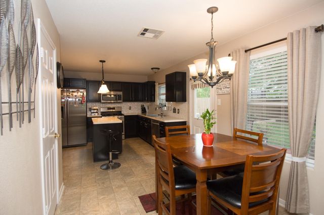 16933 Scenic Knoll, Conroe, TX 77385