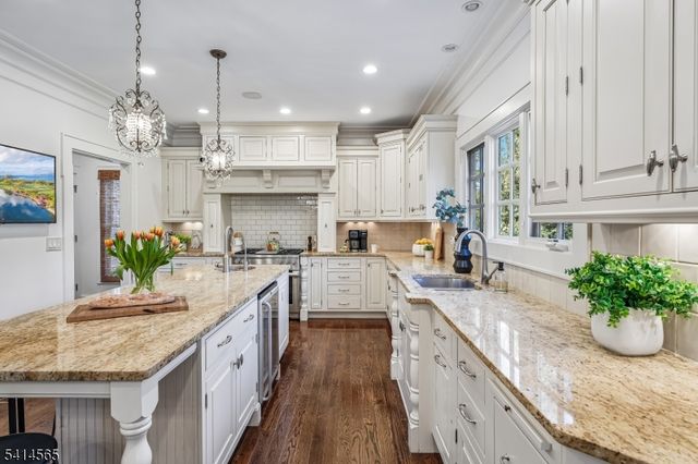 26 Keats Rd, Millburn Twp., NJ 07078