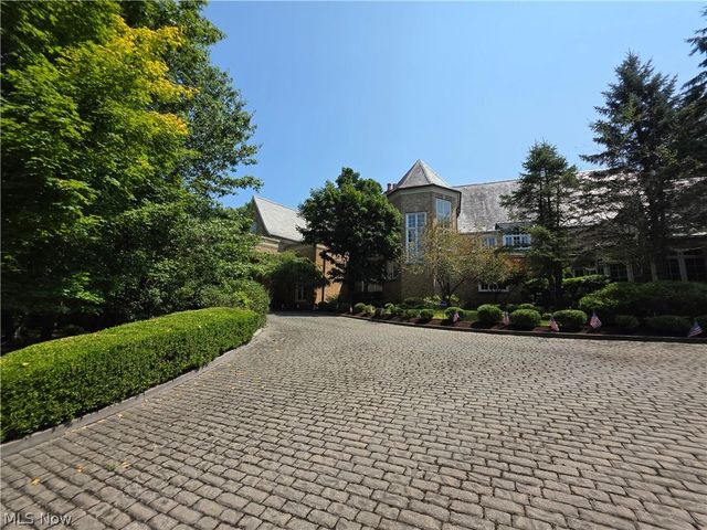 545 Bristol Drive, Aurora, OH 44202