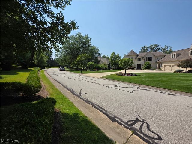 545 Bristol Drive, Aurora, OH 44202
