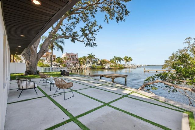 1739 BAYOU GRANDE BOULEVARD NE, St Petersburg, FL 33703