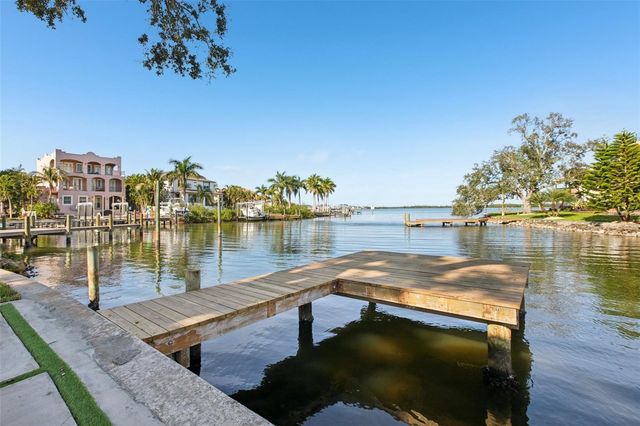 1739 BAYOU GRANDE BOULEVARD NE, St Petersburg, FL 33703