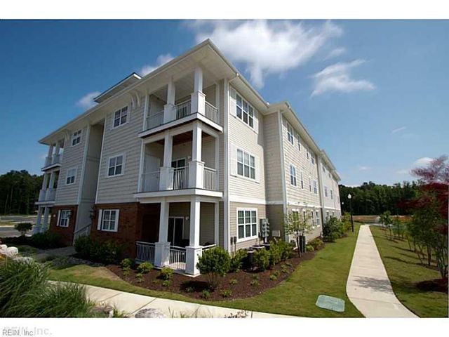 4332 Hillingdon Bnd Apt 205, Chesapeake, VA 23321