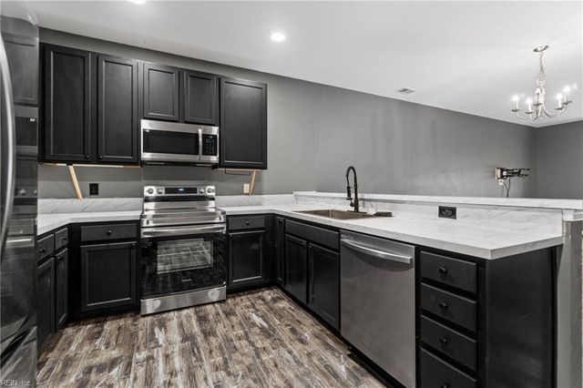 4332 Hillingdon Bnd Apt 205, Chesapeake, VA 23321