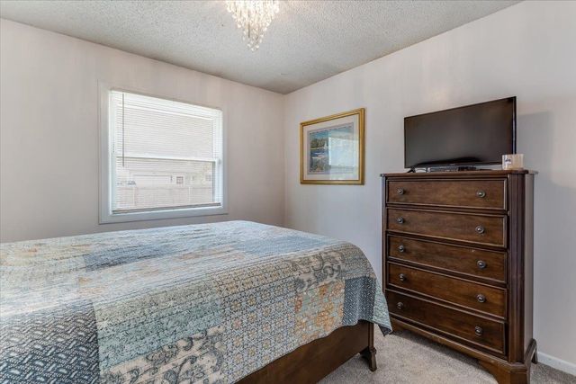 10 Argon Dr, Goddard, KS 67052