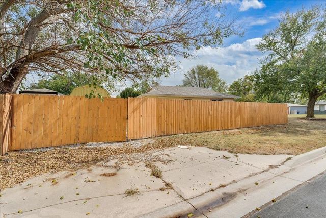 10 Argon Dr, Goddard, KS 67052
