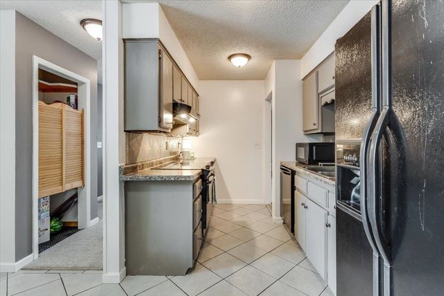 10 Argon Dr, Goddard, KS 67052