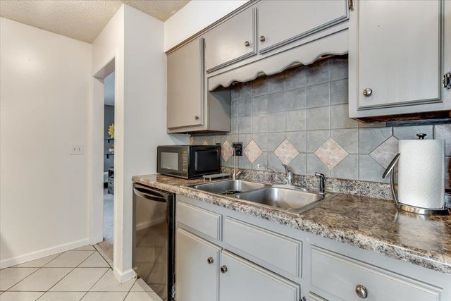 10 Argon Dr, Goddard, KS 67052