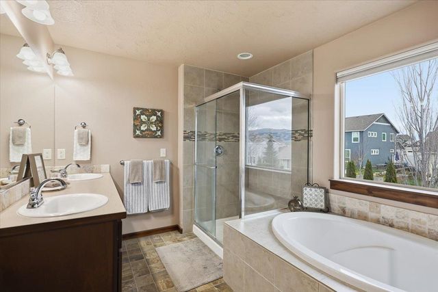 1821 S Shamrock Dr, Spokane Valley, WA 99016