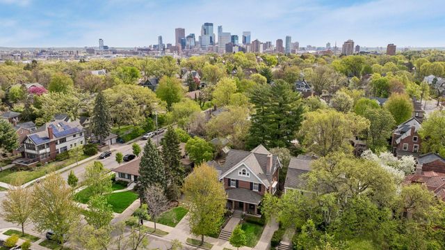 1777 Knox Avenue S, Minneapolis, MN 55403