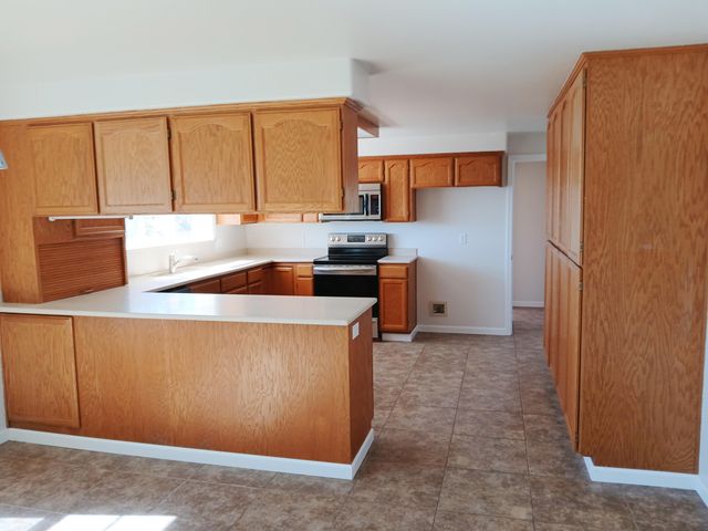 1360 W Linn Road, Eagle Point, OR 97524