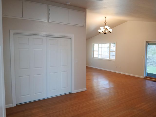 1360 W Linn Road, Eagle Point, OR 97524