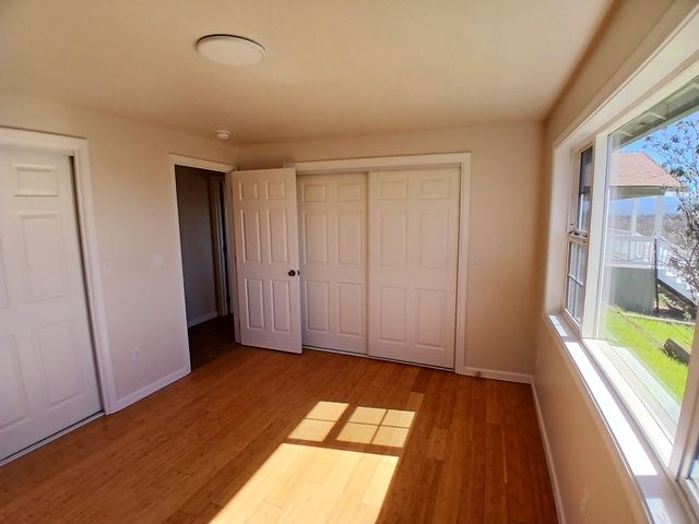 1360 W Linn Road, Eagle Point, OR 97524