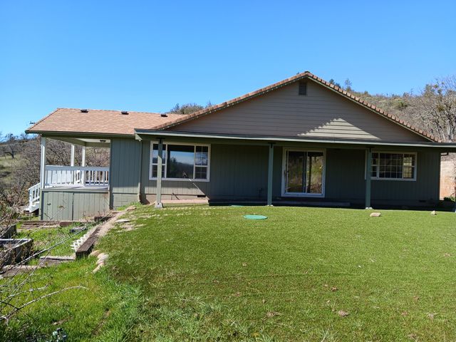 1360 W Linn Road, Eagle Point, OR 97524