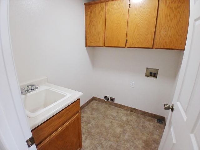 1360 W Linn Road, Eagle Point, OR 97524