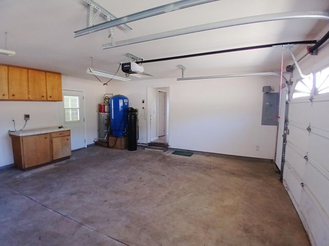 1360 W Linn Road, Eagle Point, OR 97524