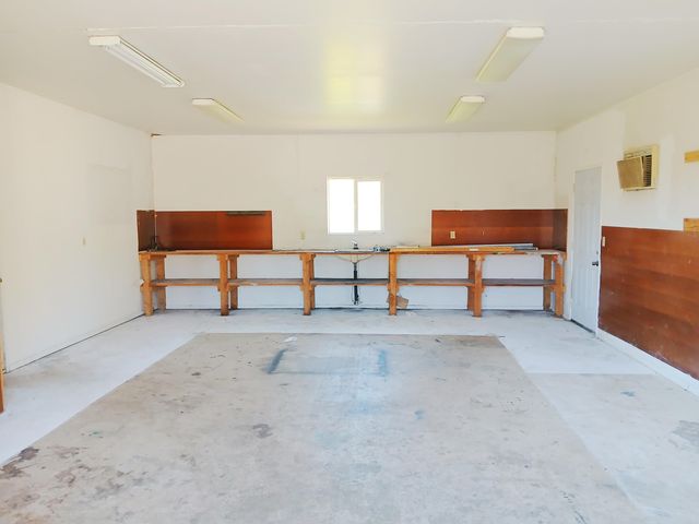 1360 W Linn Road, Eagle Point, OR 97524