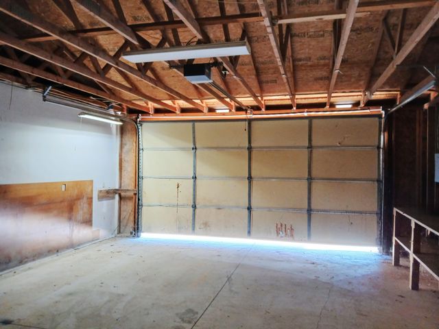 1360 W Linn Road, Eagle Point, OR 97524