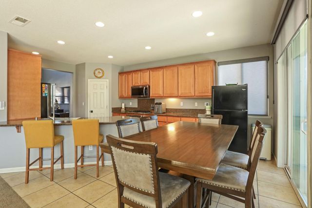 1152 Laureto St, Manteca, CA 95336