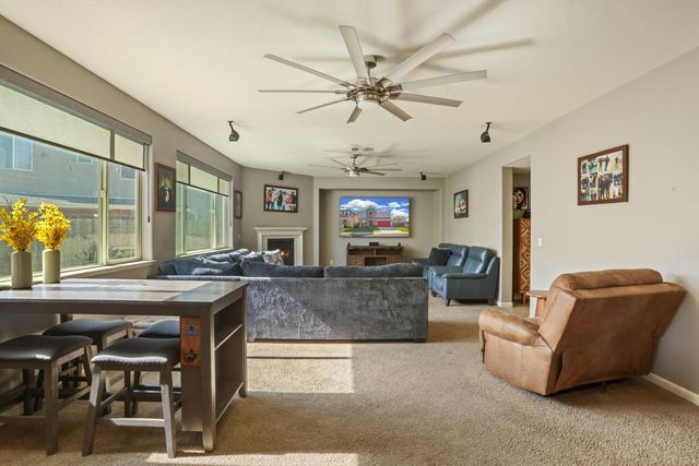 1152 Laureto St, Manteca, CA 95336