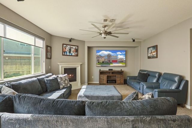 1152 Laureto St, Manteca, CA 95336