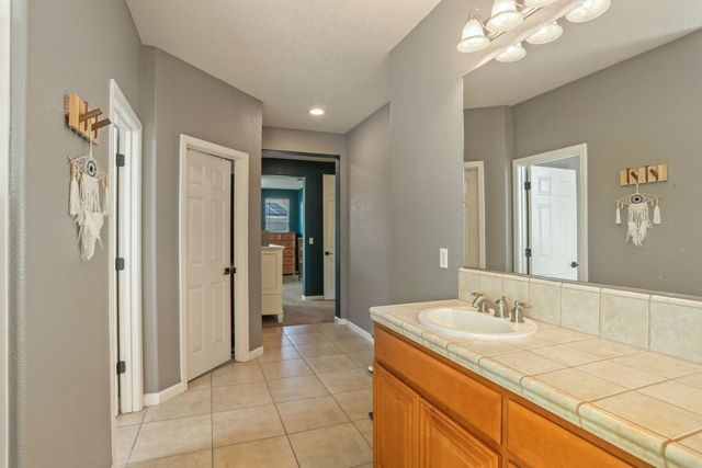 1152 Laureto St, Manteca, CA 95336