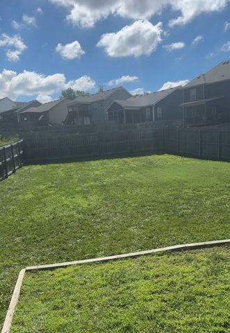 1716 Rains Rd, Clarksville, TN 37042