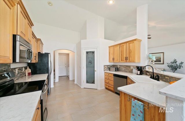 2209 S Preakness Way, Nampa, ID 83686