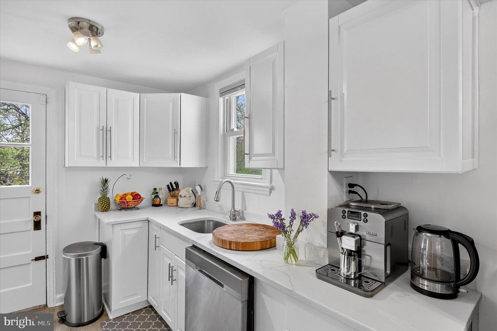 Image 12 of property listing at 7500 16TH AVE, Takoma Park, MD 20912
