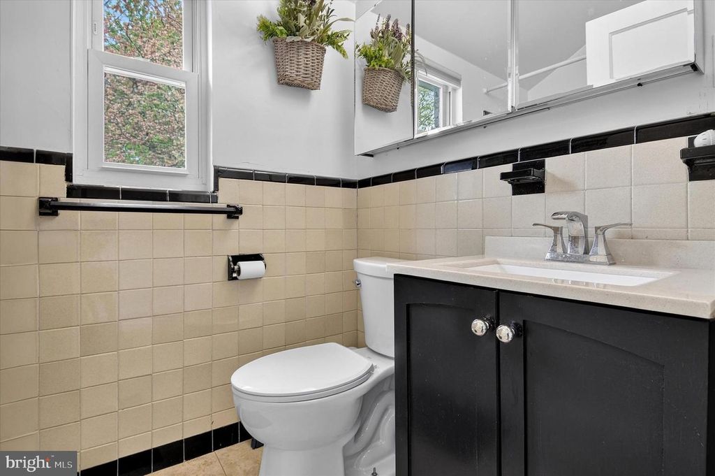 Image 17 of property listing at 7500 16TH AVE, Takoma Park, MD 20912